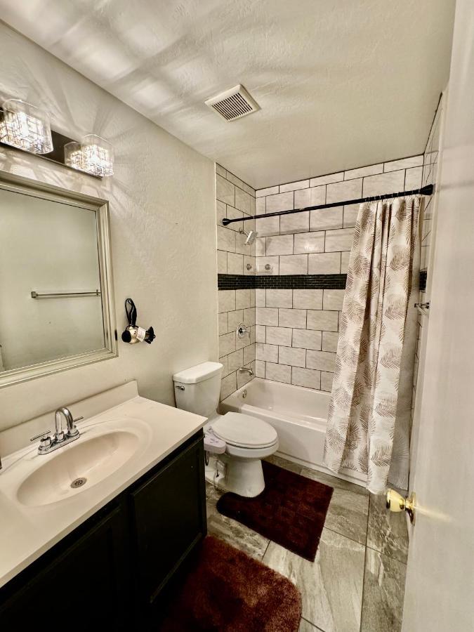 Cozy Private Room With Shared Bathroom Inside A House Phoenix Exterior foto