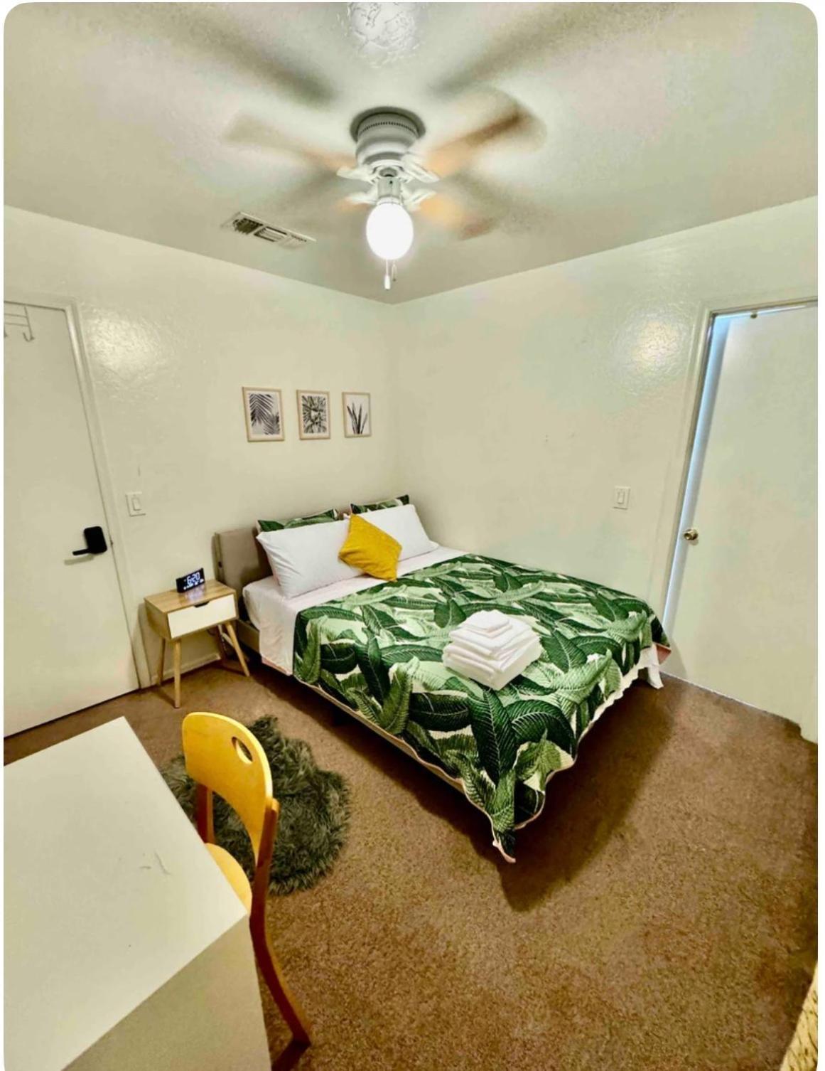 Cozy Private Room With Shared Bathroom Inside A House Phoenix Exterior foto