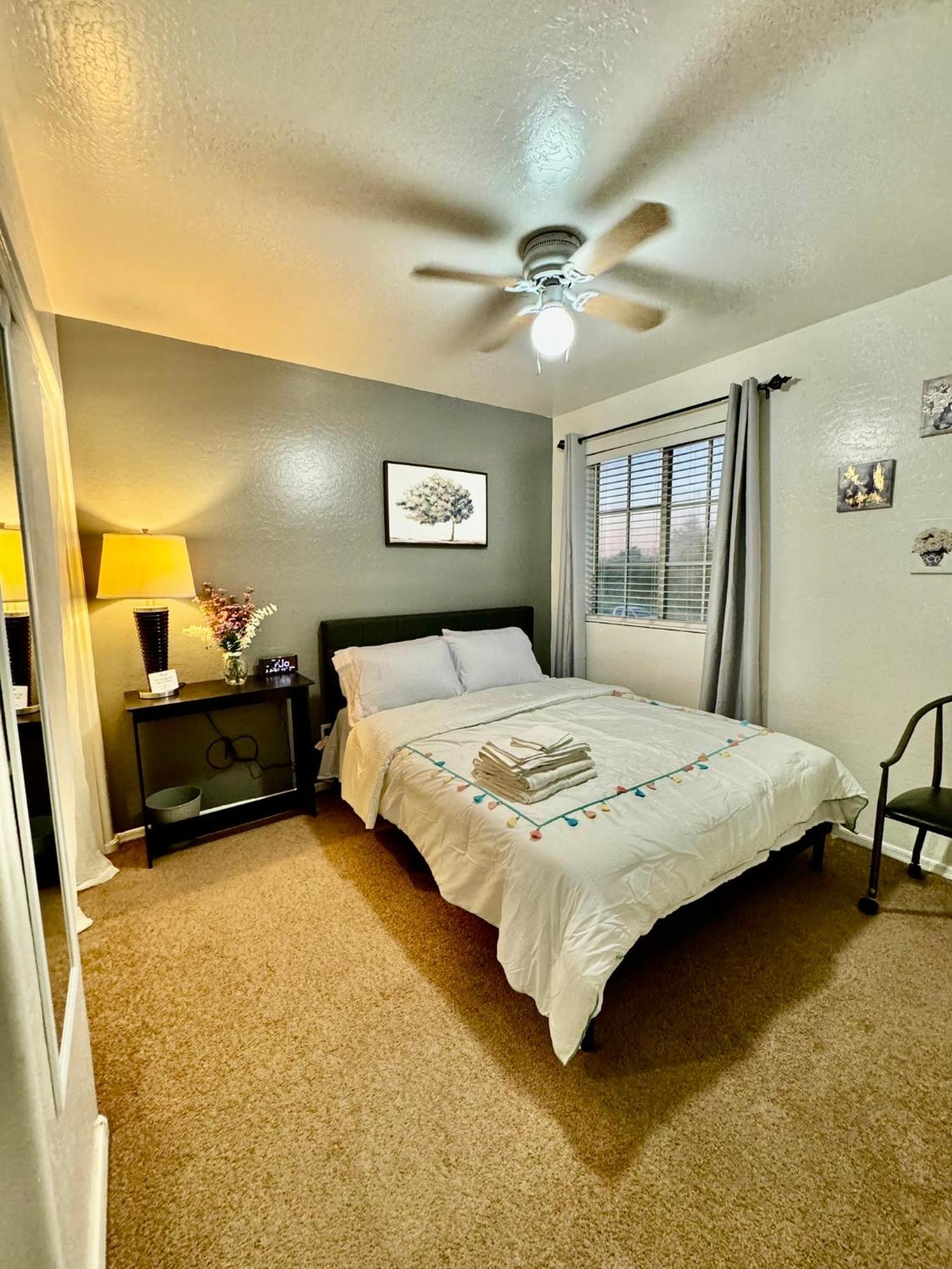 Cozy Private Room With Shared Bathroom Inside A House Phoenix Exterior foto